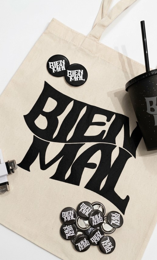 Kit promocional BIEN MAL: tote, pins y vaso